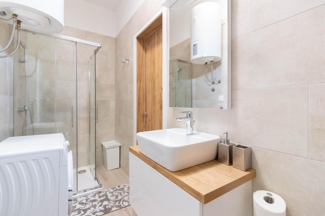 Apartments Fiorello Риека Экстерьер фото