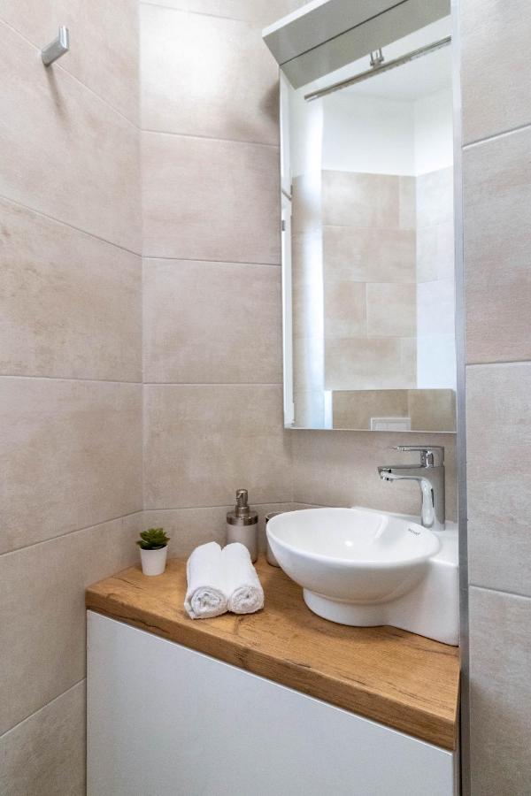 Apartments Fiorello Риека Экстерьер фото